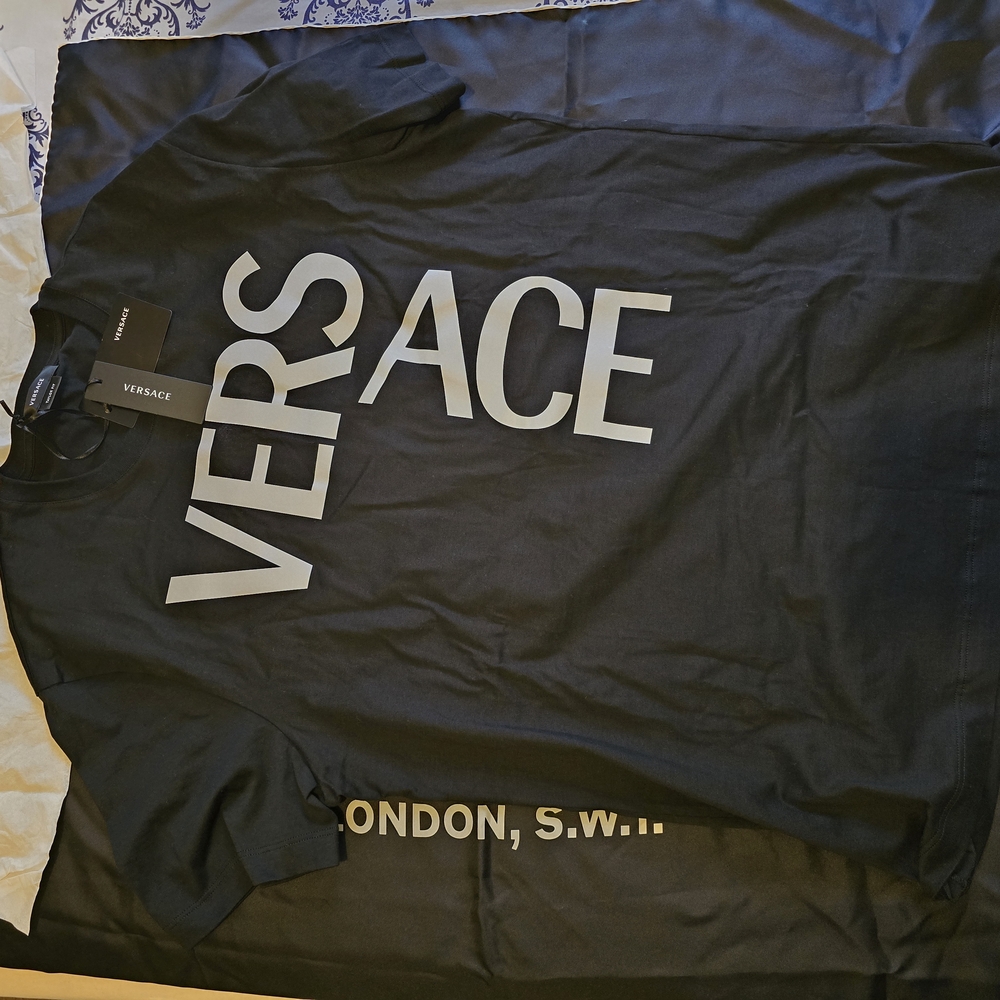 Versace Black Short Sleeve Tee Sophisticated Style